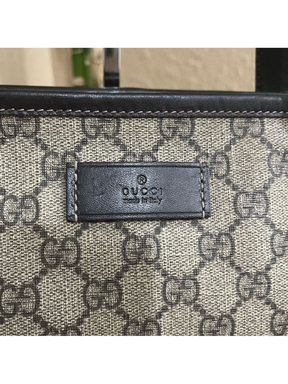 GUCCI GG SUPREME MONOGRAM TOTE - Picture 3 of 16
